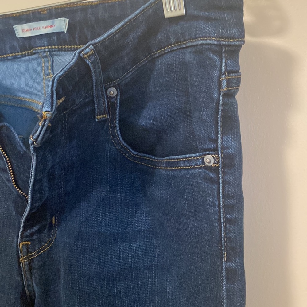 Levi’s 721 High Rise Skinny - Picture 5 of 9
